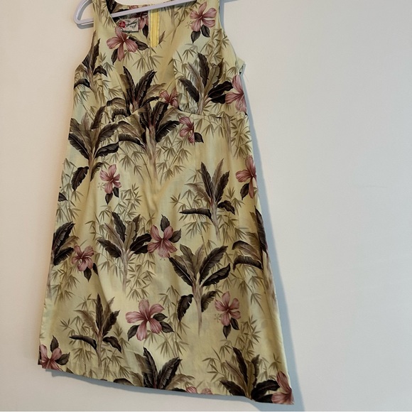 Hilo Hattie Cream and Pink Floral Hawaiian Dress Sz 14 - Picture 3 of 9